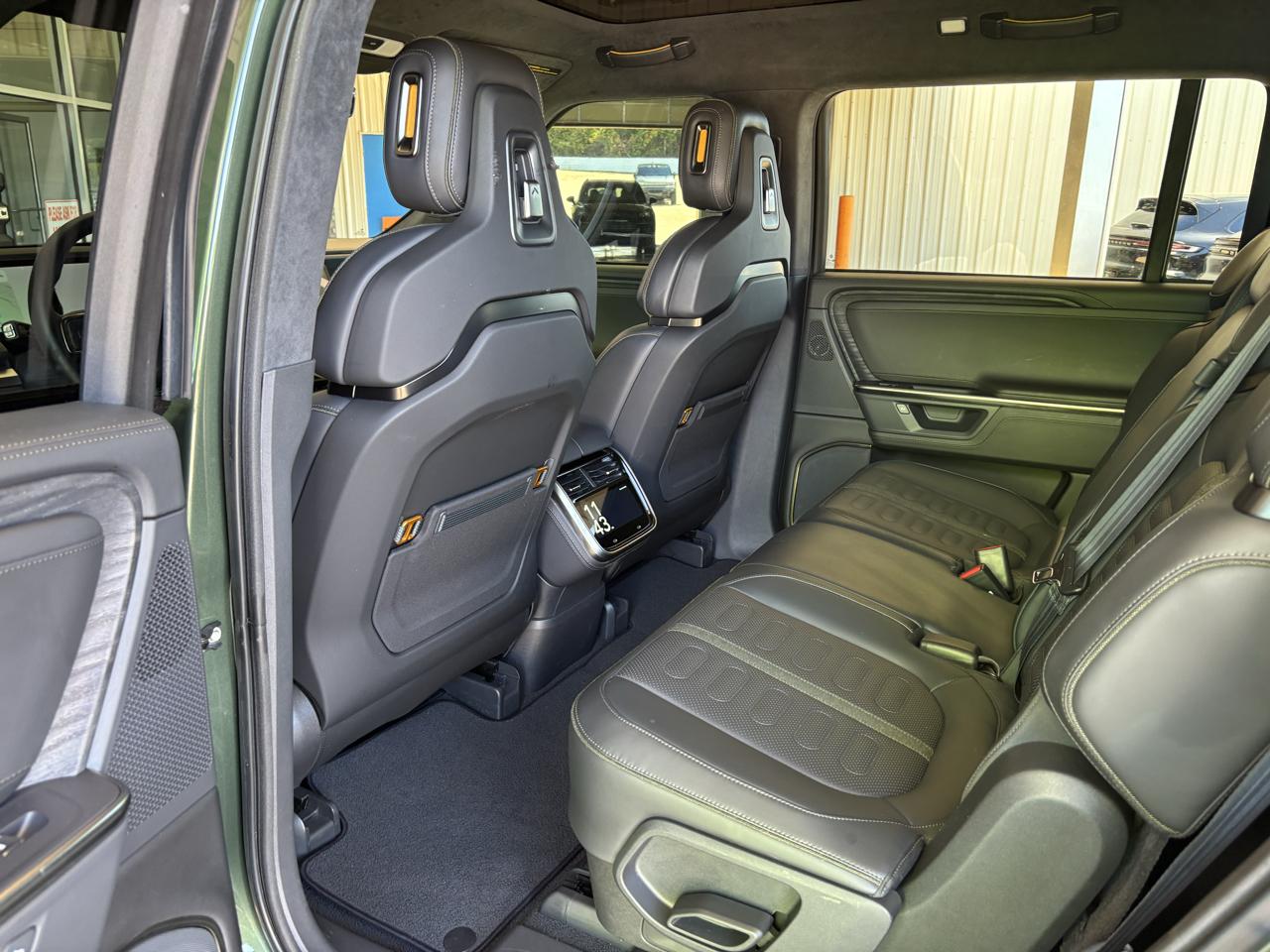 Rivian R1S Adventure Dual-Motor Standard Pack 2025