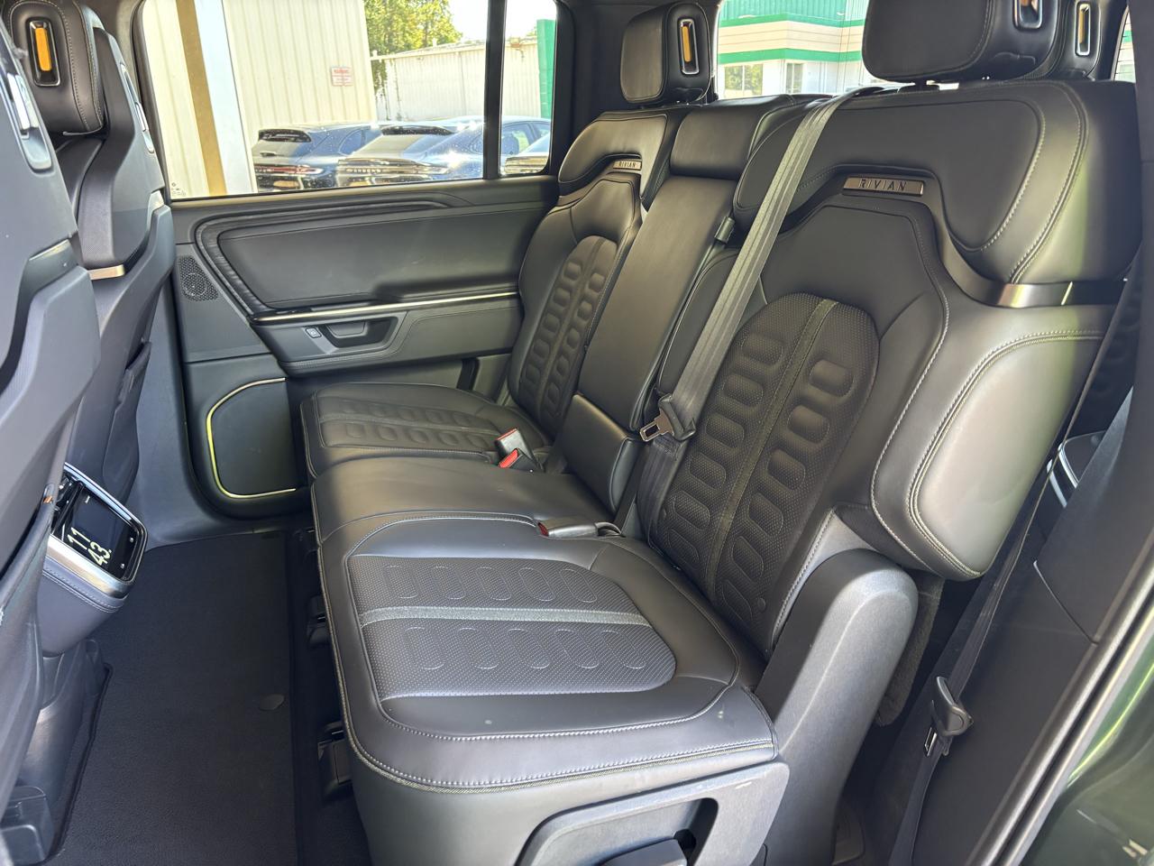 Rivian R1S Adventure Dual-Motor Standard Pack 2025