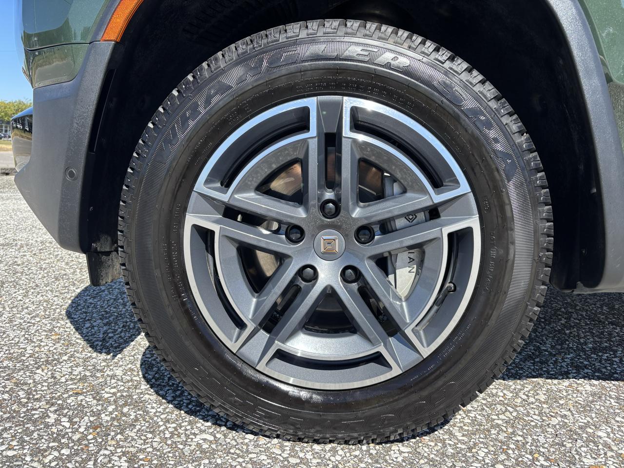 Rivian R1S Adventure Dual-Motor Standard Pack 2025