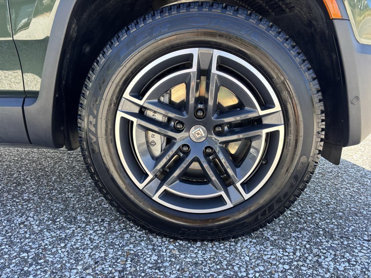 Rivian R1S Adventure Dual-Motor Standard Pack 2025