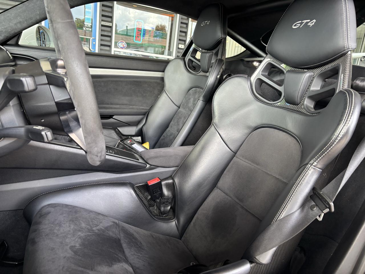 Porsche Cayman 2dr Cpe GT4 2016