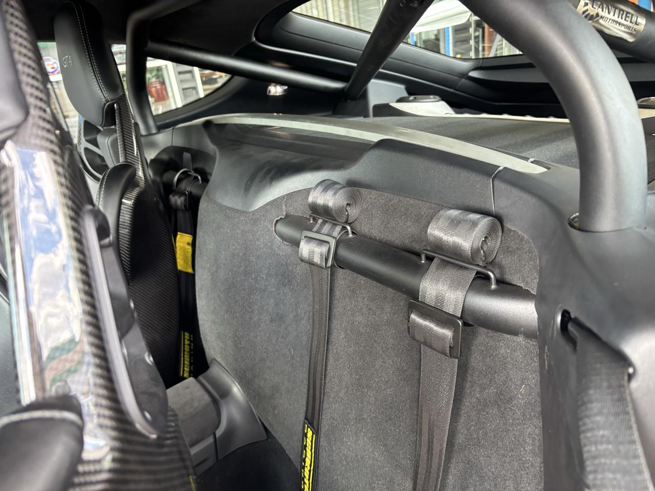 Porsche Cayman 2dr Cpe GT4 2016