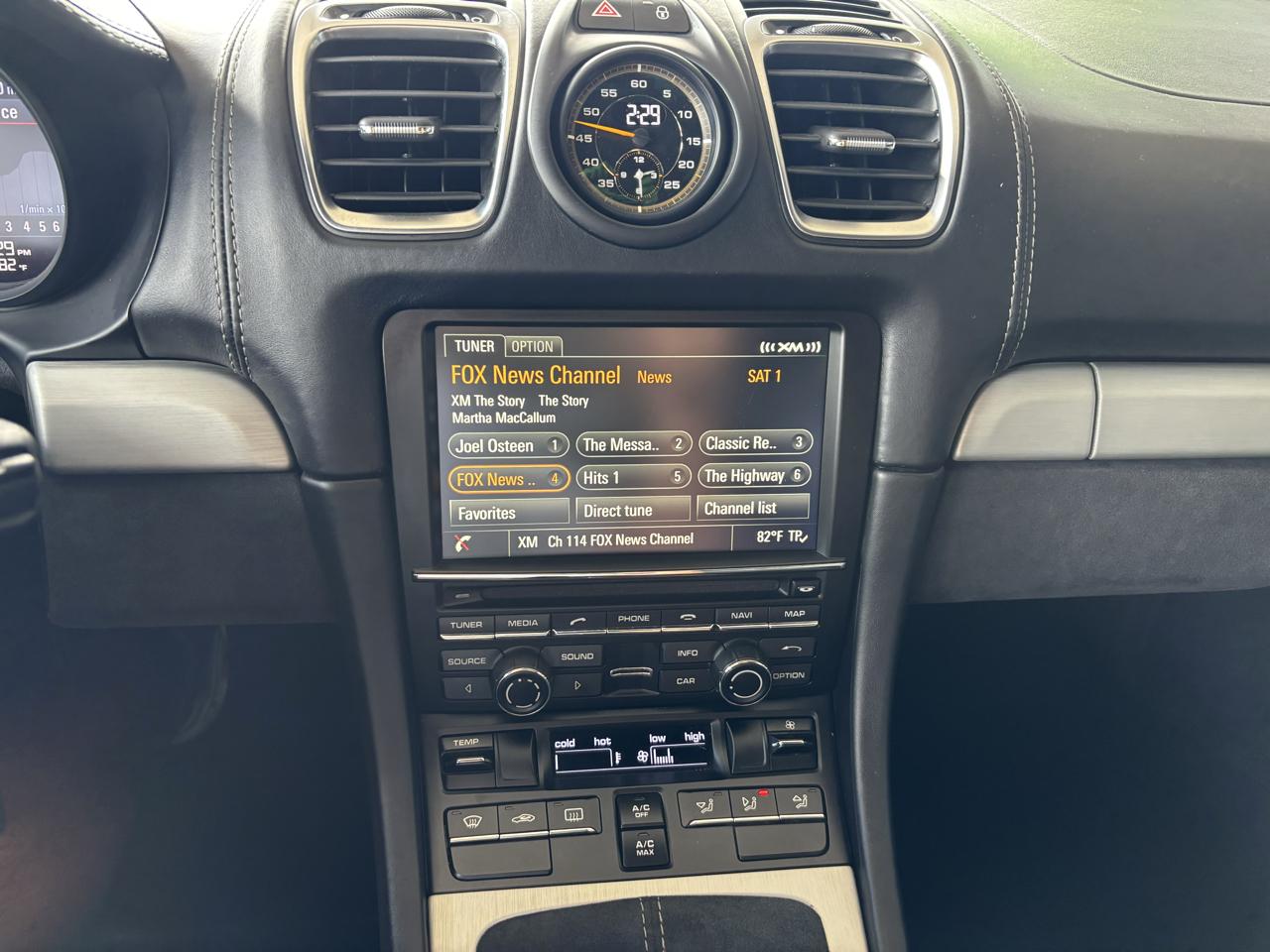 Porsche Cayman 2dr Cpe GT4 2016