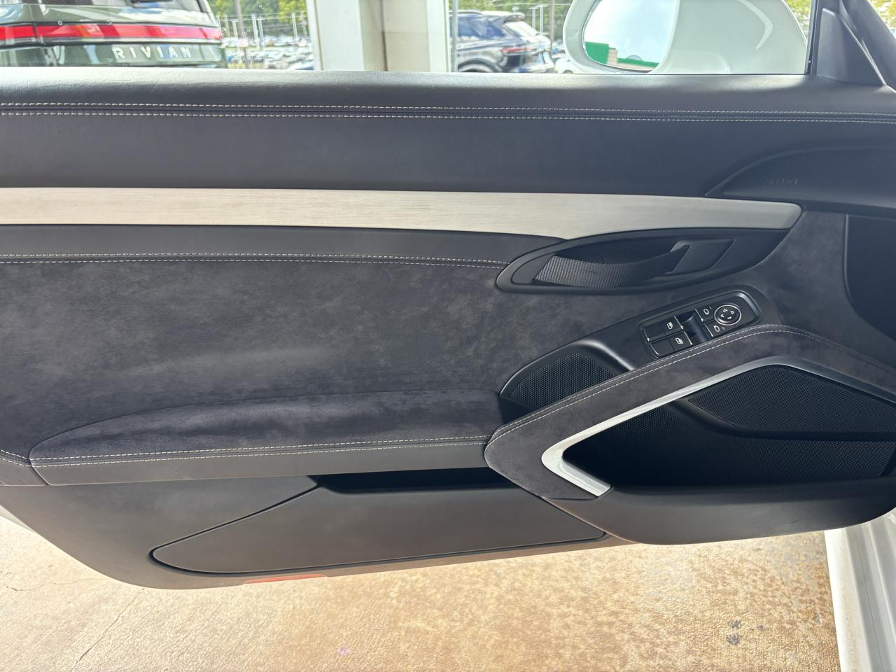 Porsche Cayman 2dr Cpe GT4 2016