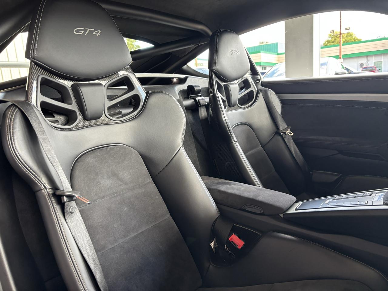Porsche Cayman 2dr Cpe GT4 2016