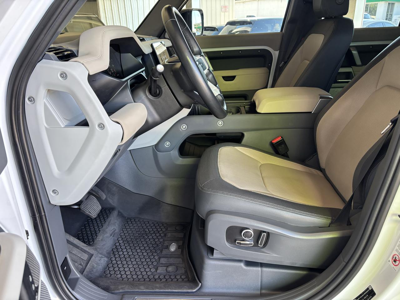 Land Rover Defender 130 X-Dynamic SE AWD 2023