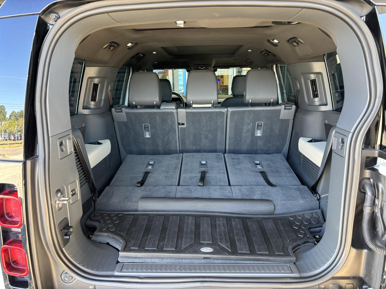 Land Rover Defender 130 X-Dynamic SE AWD 2023