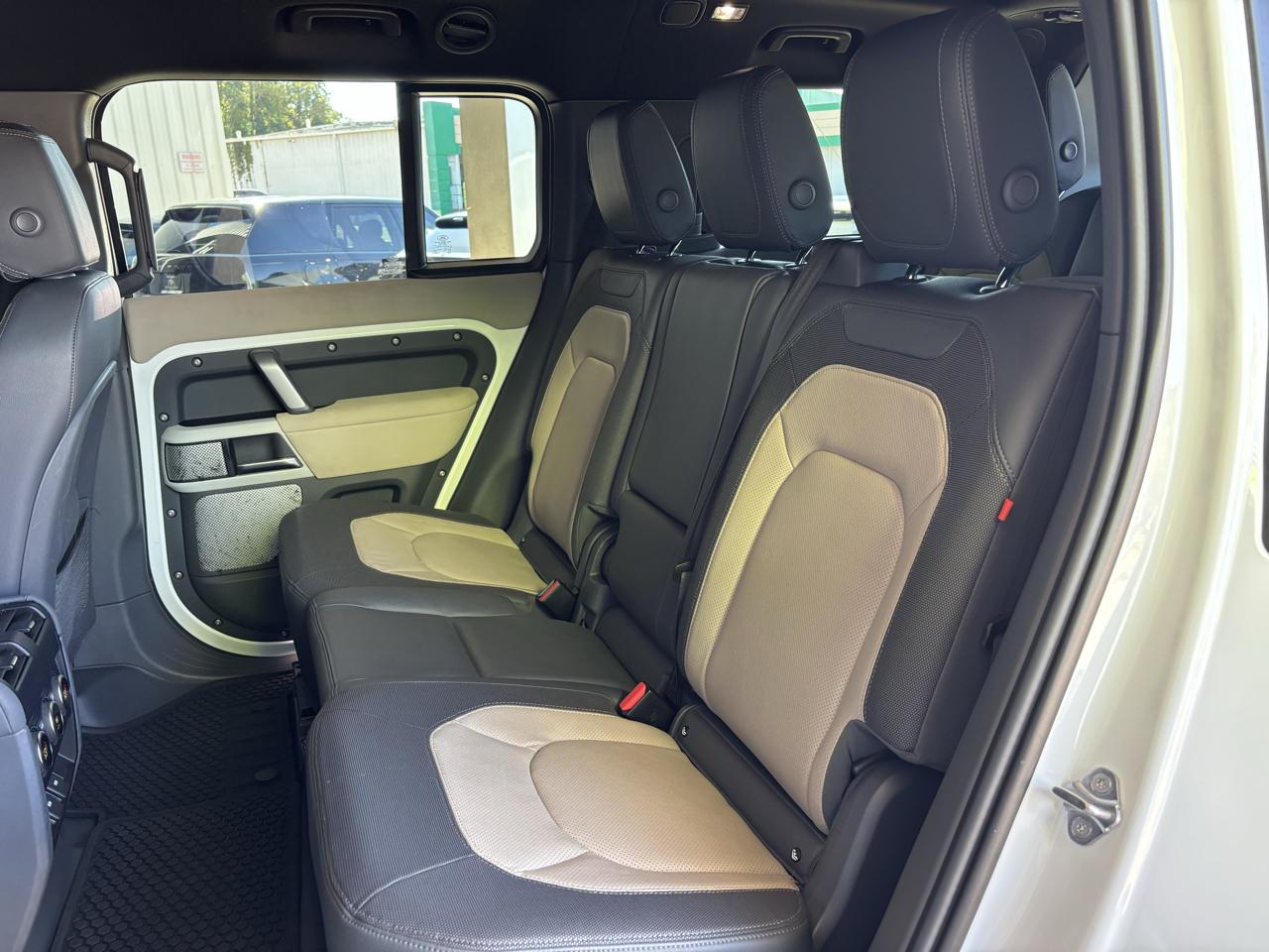 Land Rover Defender 130 X-Dynamic SE AWD 2023