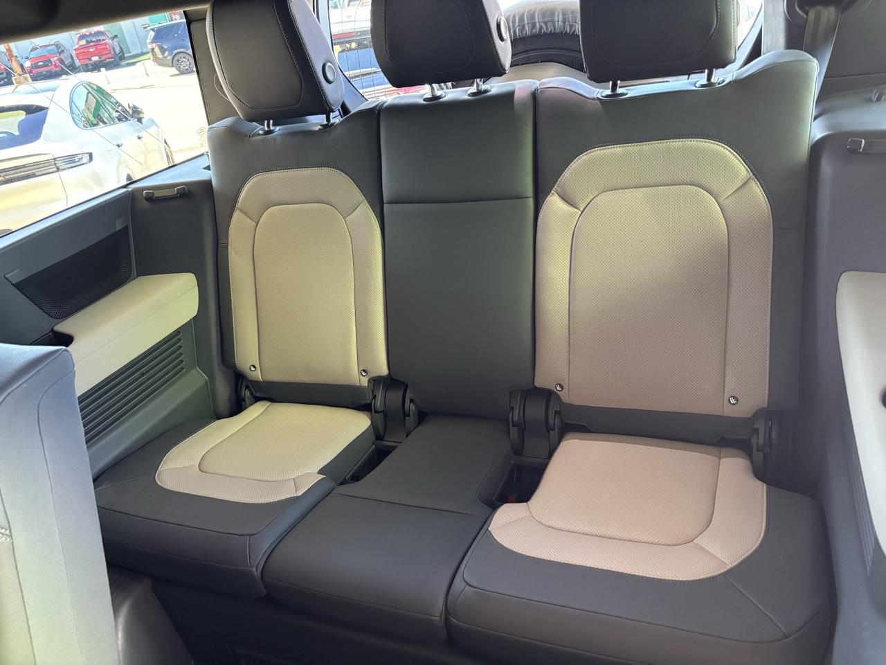 Land Rover Defender 130 X-Dynamic SE AWD 2023