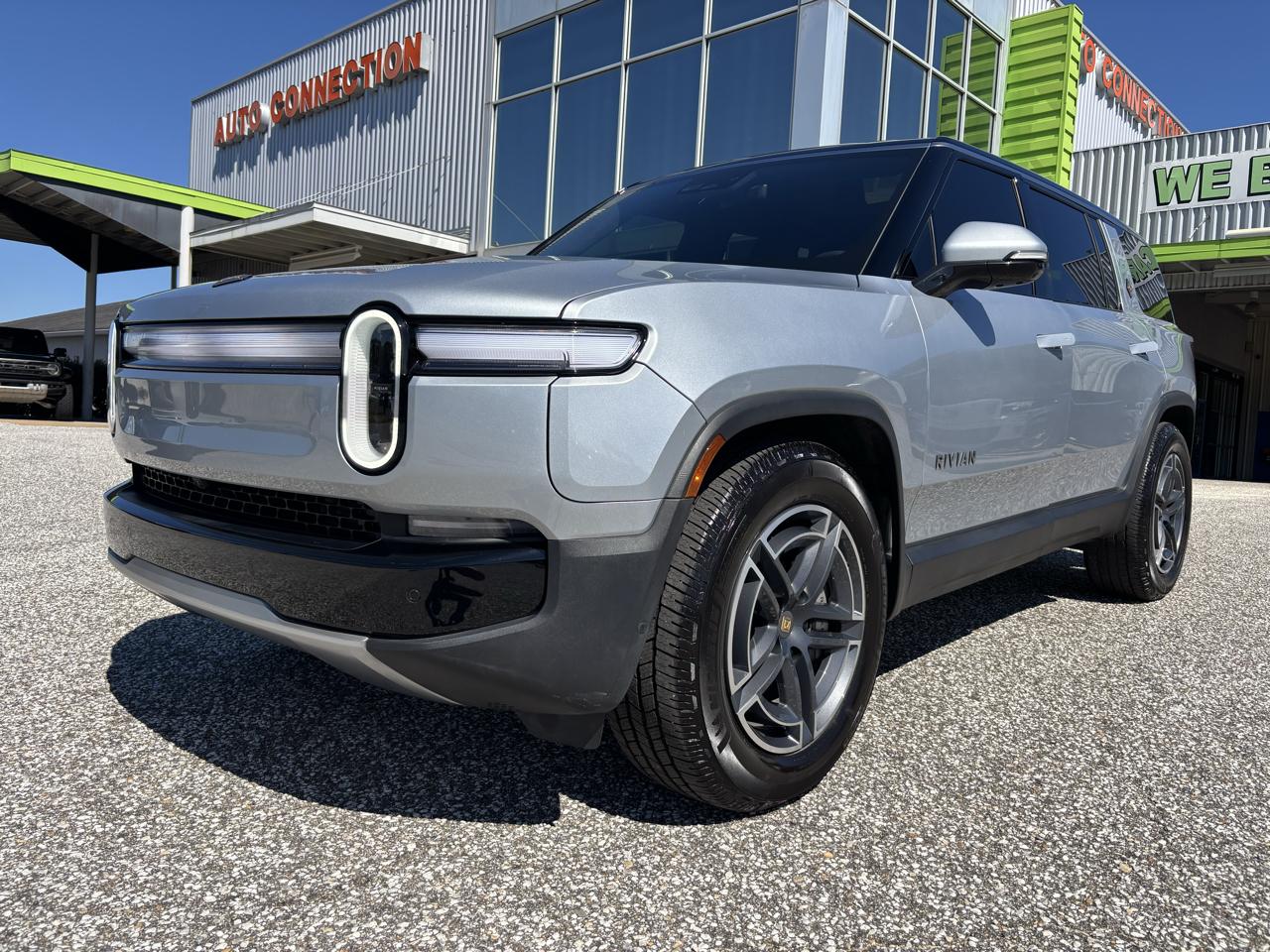 Rivian R1S Adventure Dual-Motor Standard Pack 2025