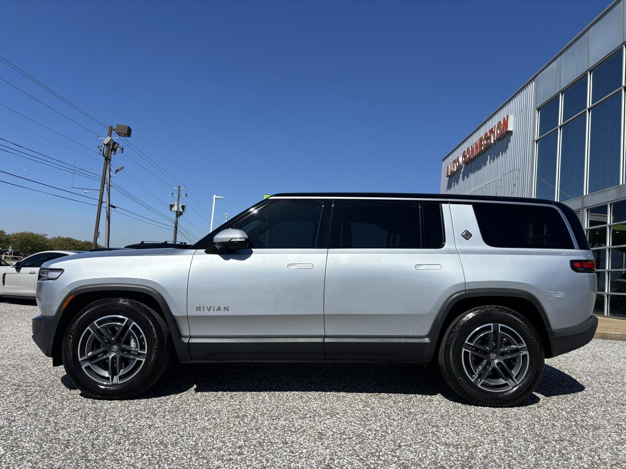 Rivian R1S Adventure Dual-Motor Standard Pack 2025