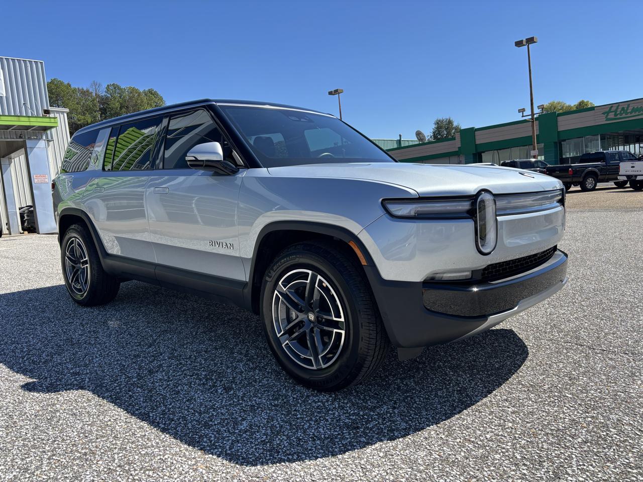 Rivian R1S Adventure Dual-Motor Standard Pack 2025