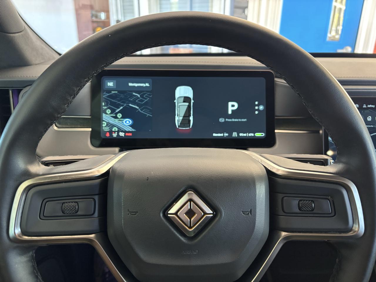 Rivian R1S Adventure Dual-Motor Standard Pack 2025