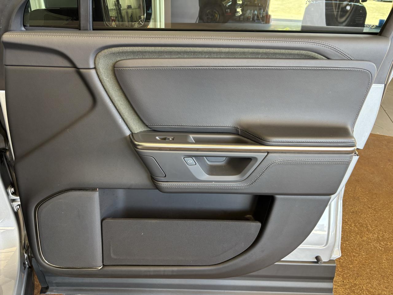 Rivian R1S Adventure Dual-Motor Standard Pack 2025