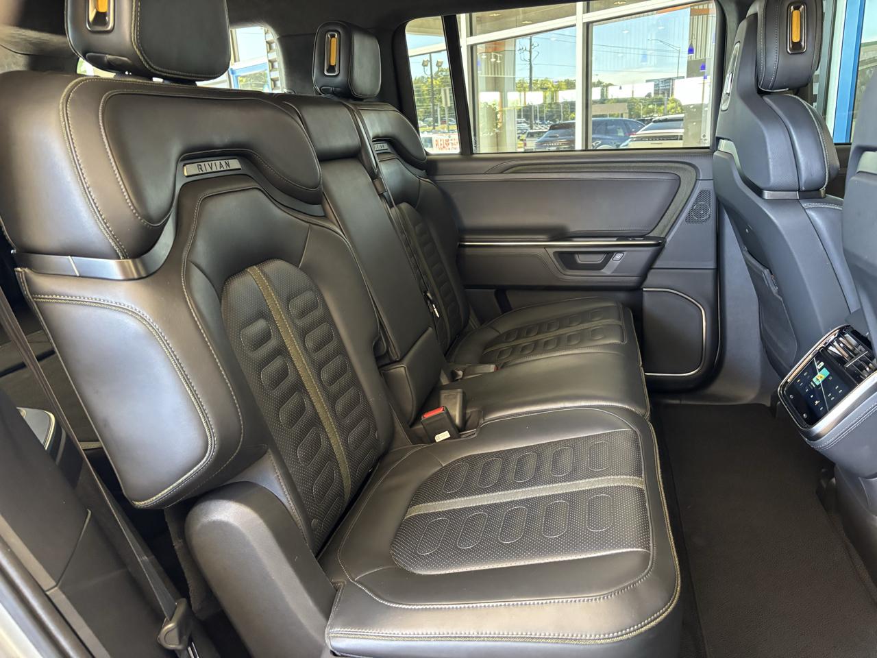Rivian R1S Adventure Dual-Motor Standard Pack 2025