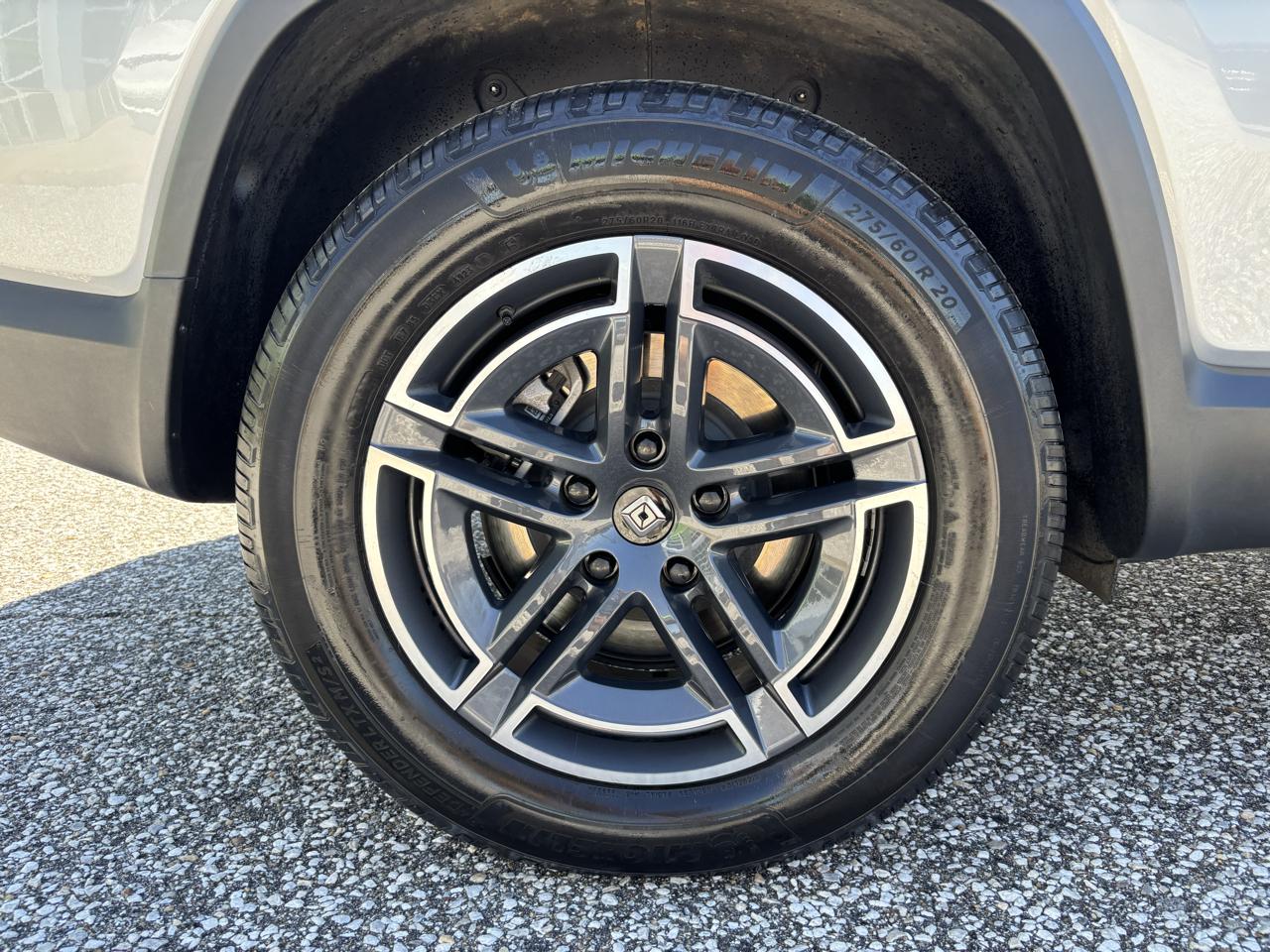 Rivian R1S Adventure Dual-Motor Standard Pack 2025