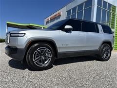2025 Rivian R1S 