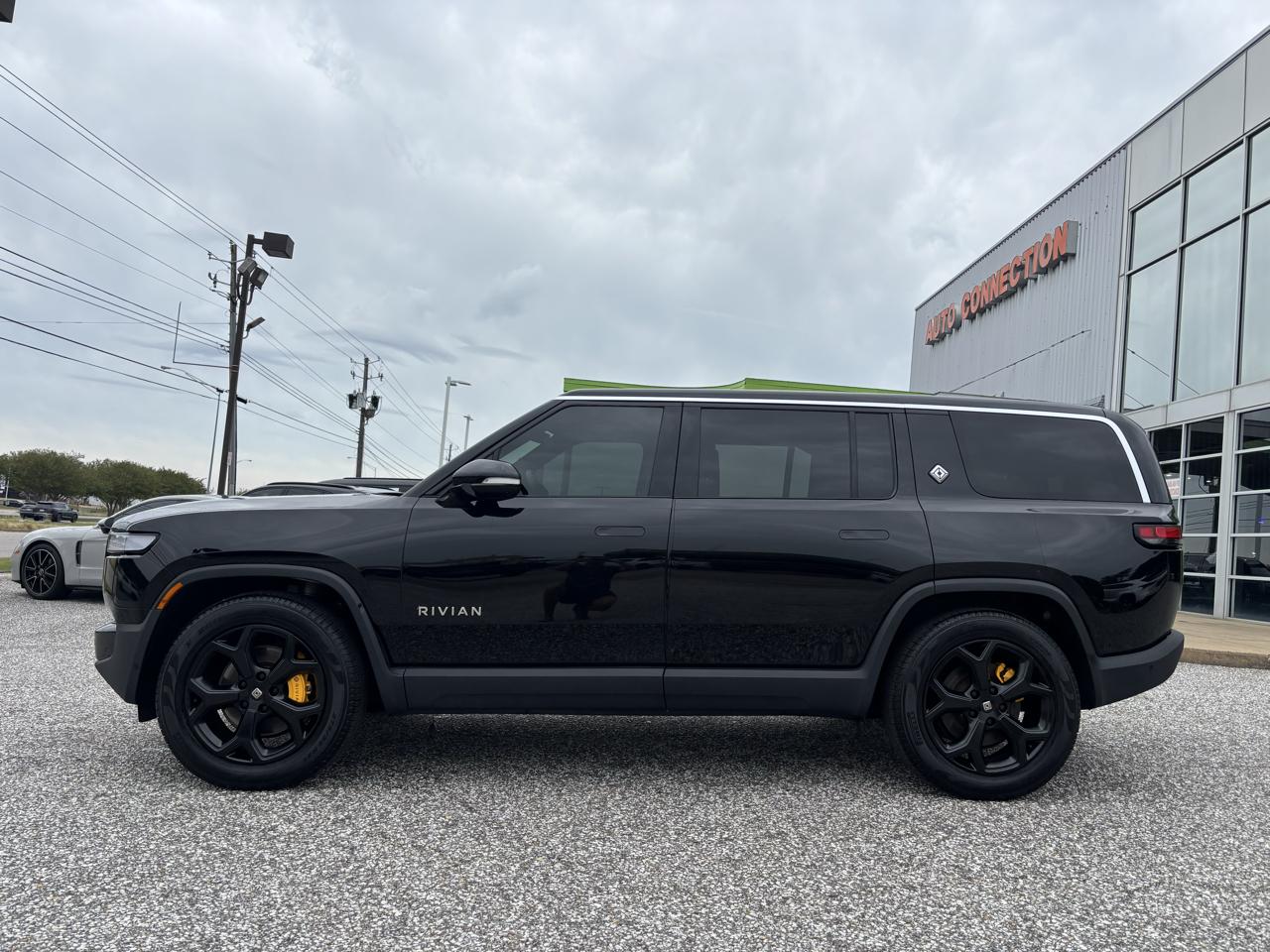 Rivian R1S Adventure Quad-Motor Large Pack 2024
