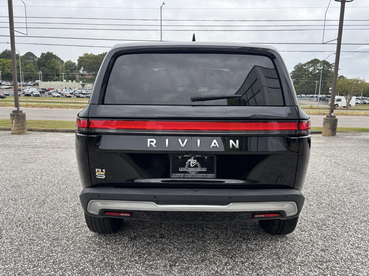 Rivian R1S Adventure Quad-Motor Large Pack 2024