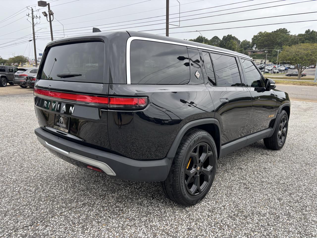 Rivian R1S Adventure Quad-Motor Large Pack 2024
