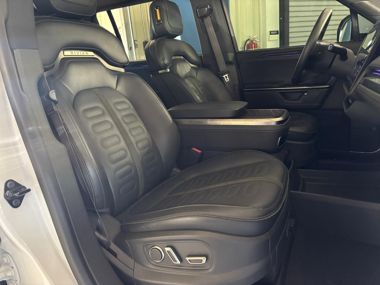 Rivian R1S Adventure Performance Dual-Motor Max Pack 2025