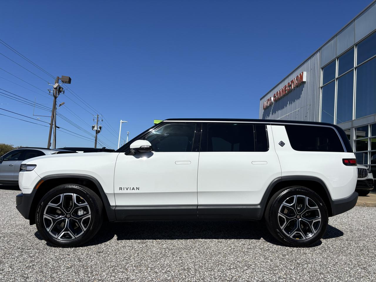 Rivian R1S Adventure Dual-Motor Standard Pack 2025