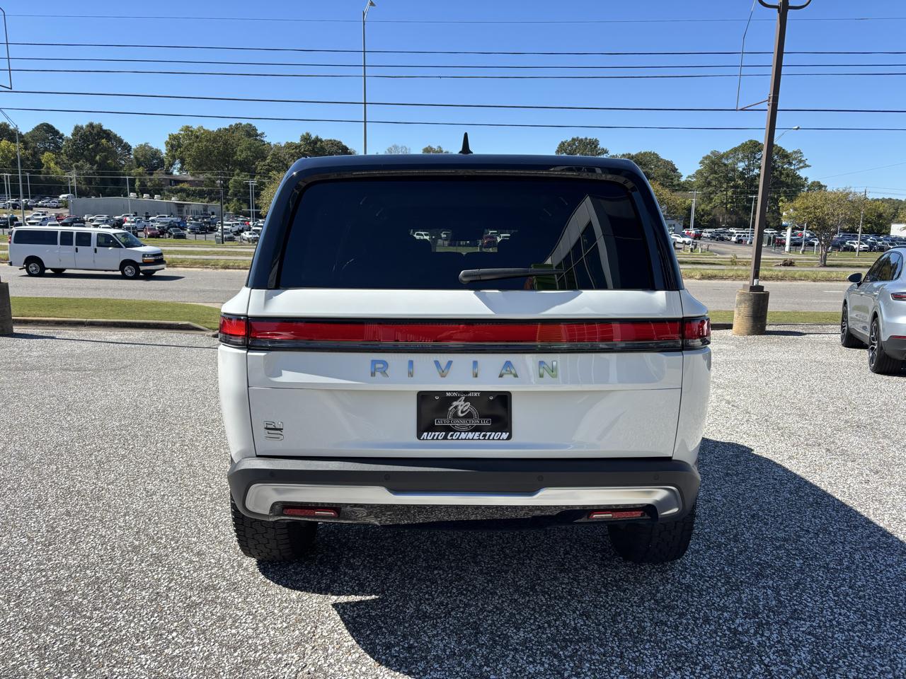 Rivian R1S Adventure Dual-Motor Standard Pack 2025