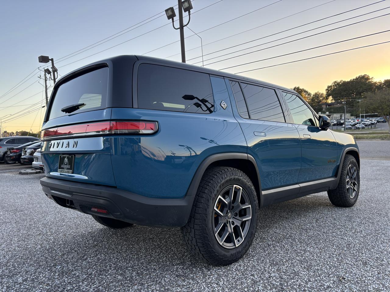 Rivian R1S Ascend Tri-Motor Max Pack 2025