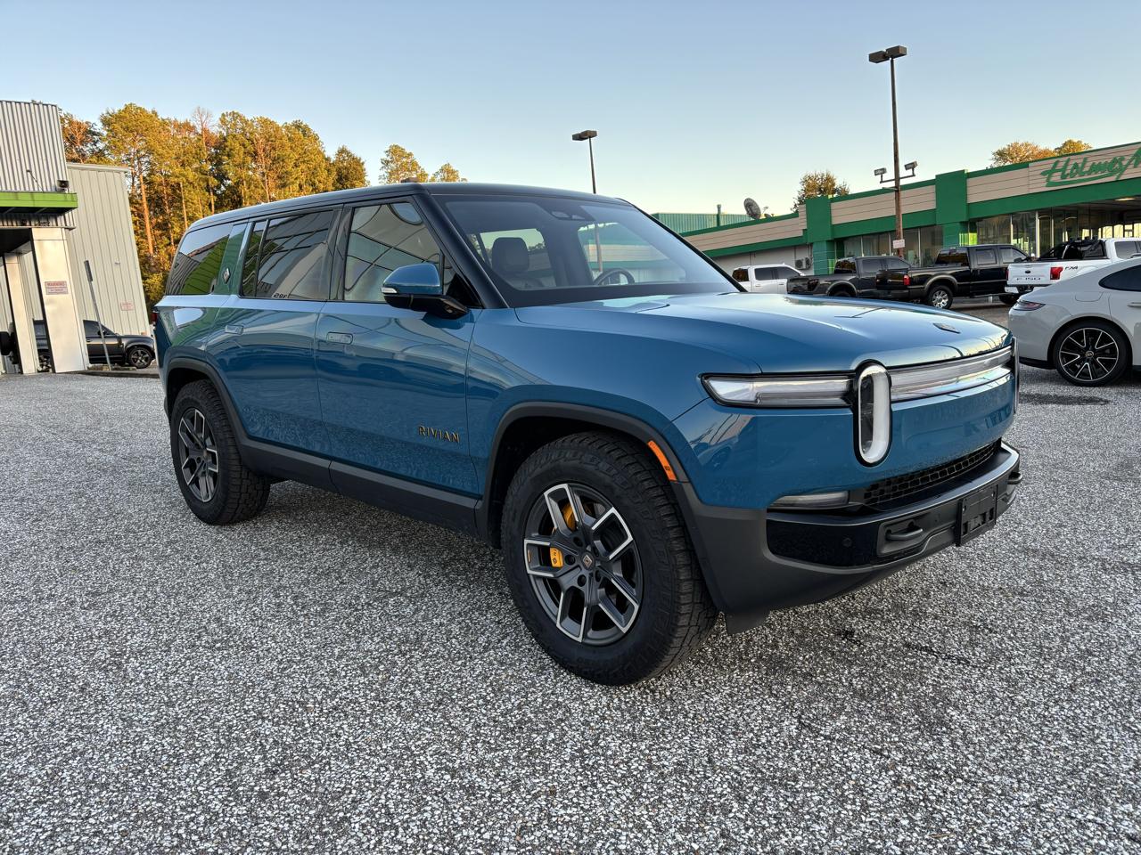Rivian R1S Ascend Tri-Motor Max Pack 2025