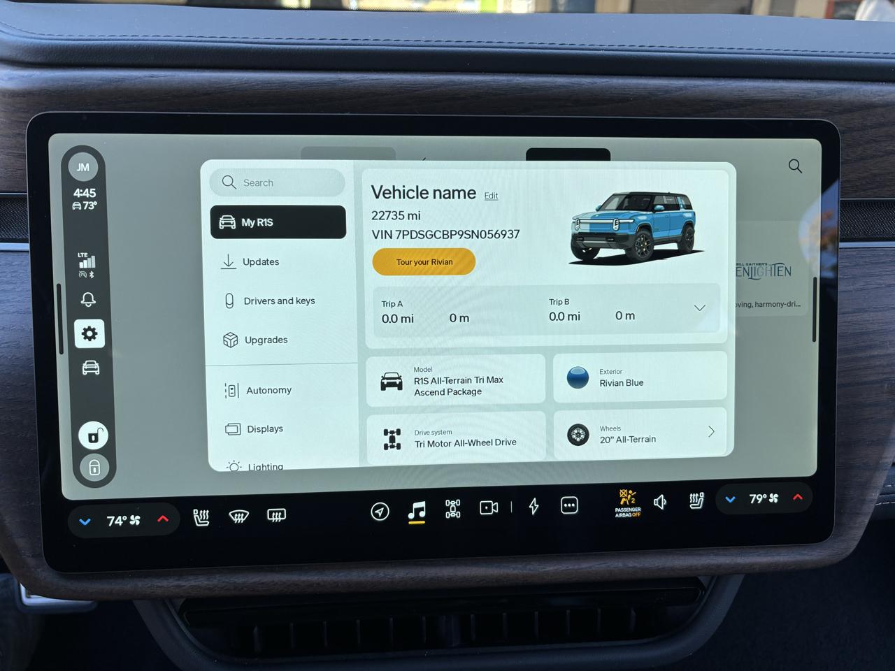 Rivian R1S Ascend Tri-Motor Max Pack 2025
