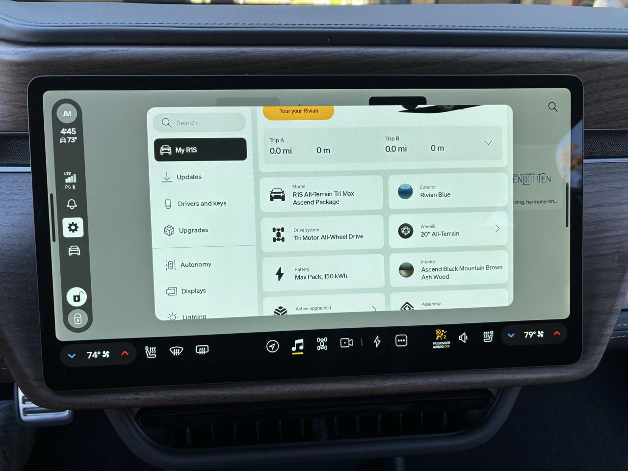 Rivian R1S Ascend Tri-Motor Max Pack 2025