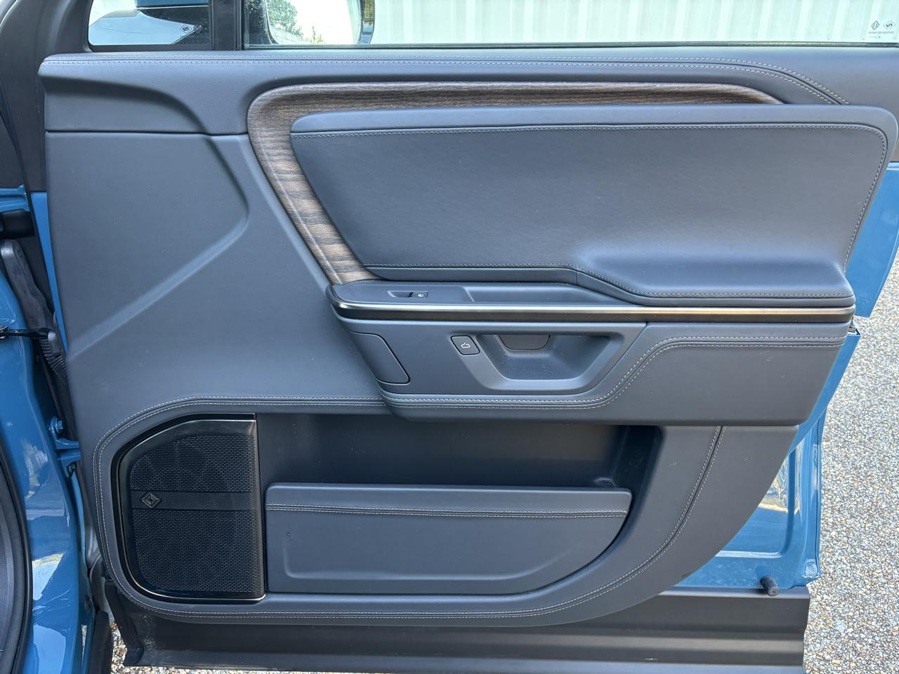 Rivian R1S Ascend Tri-Motor Max Pack 2025