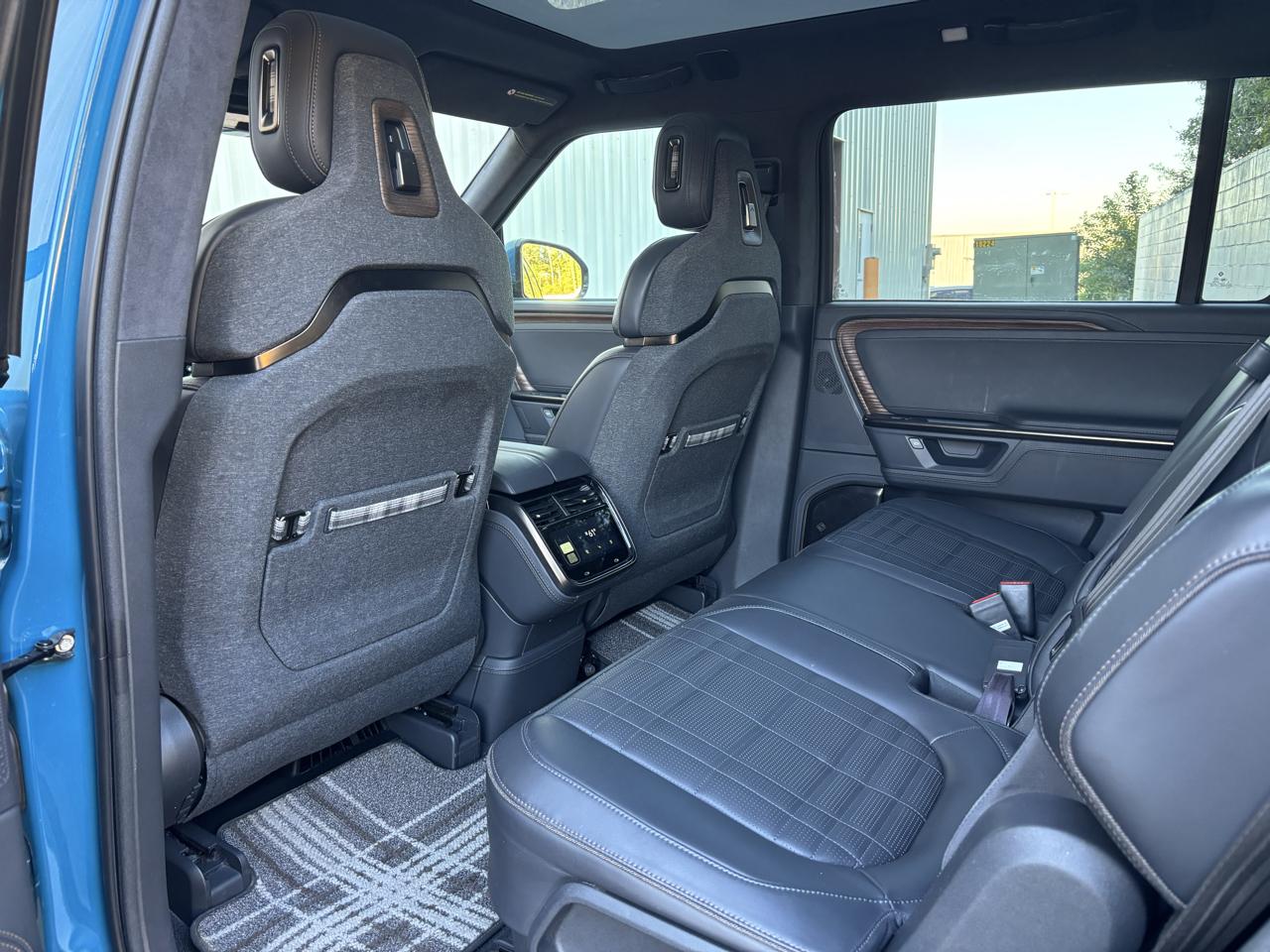 Rivian R1S Ascend Tri-Motor Max Pack 2025