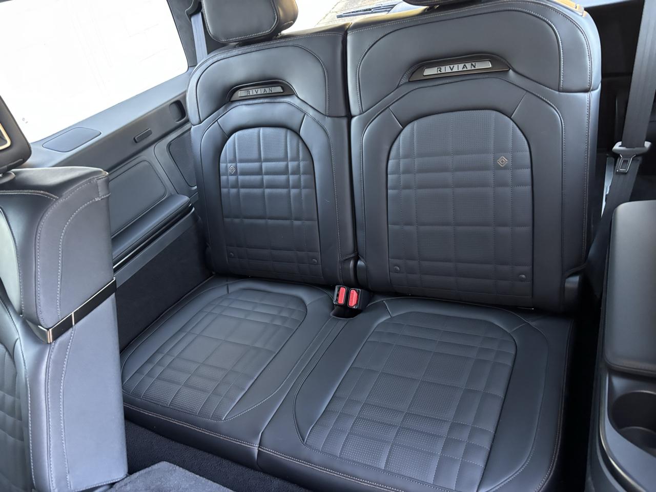 Rivian R1S Ascend Tri-Motor Max Pack 2025