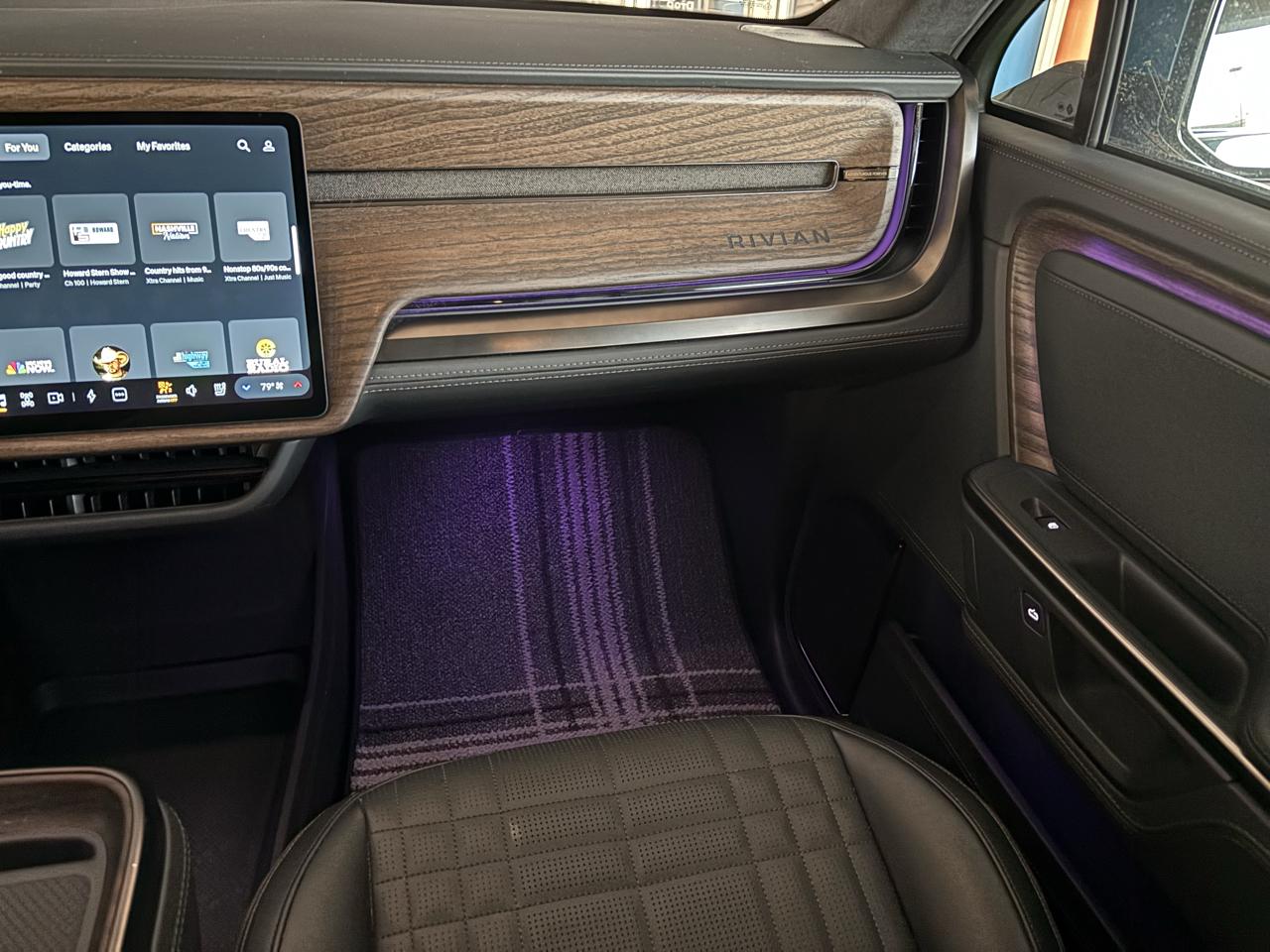 Rivian R1S Ascend Tri-Motor Max Pack 2025