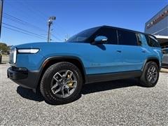 2025 Rivian R1S 