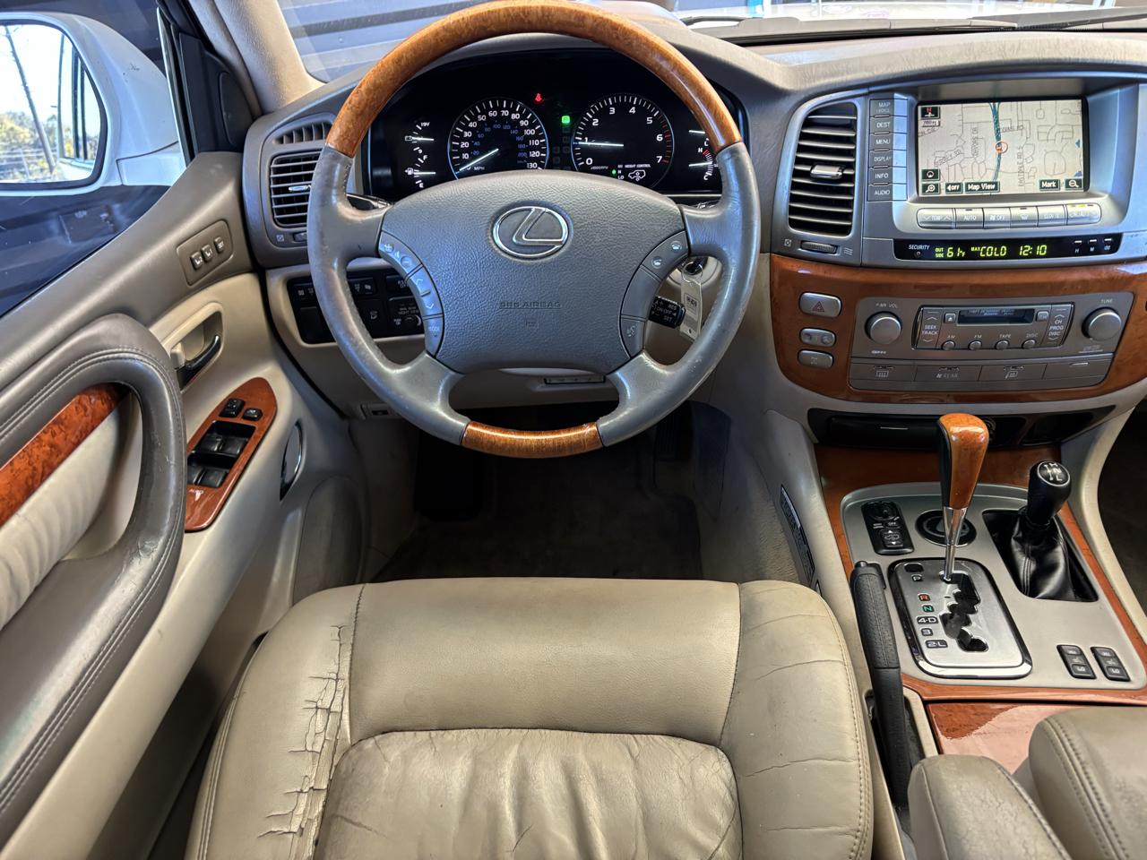 Lexus LX 470 4dr SUV 2004