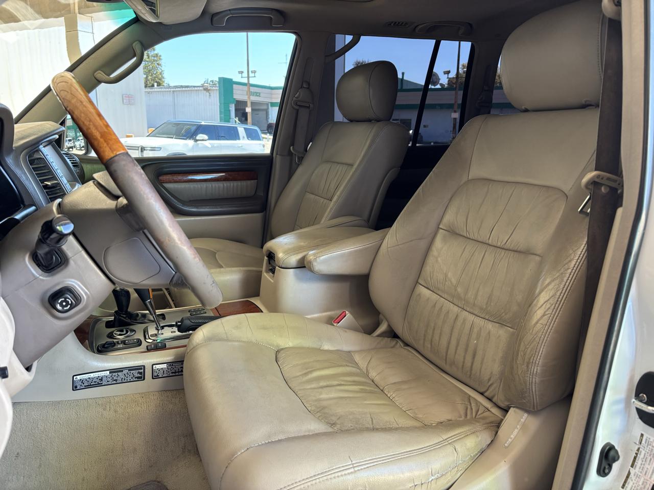 Lexus LX 470 4dr SUV 2004