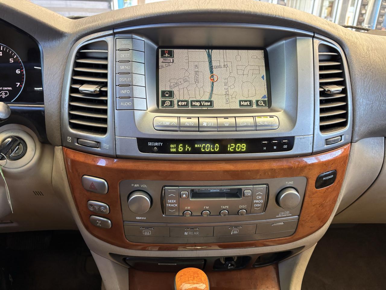 Lexus LX 470 4dr SUV 2004