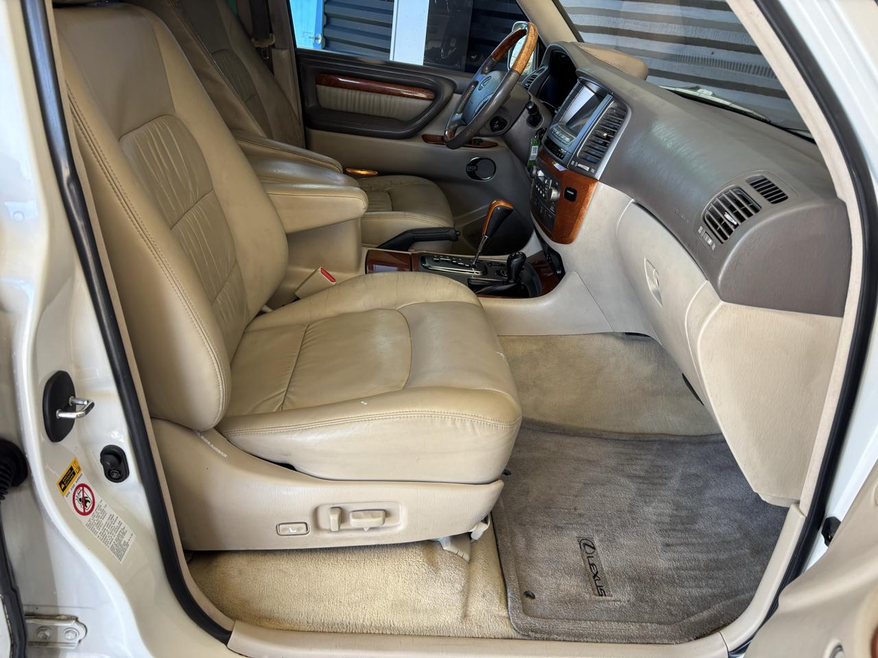 Lexus LX 470 4dr SUV 2004