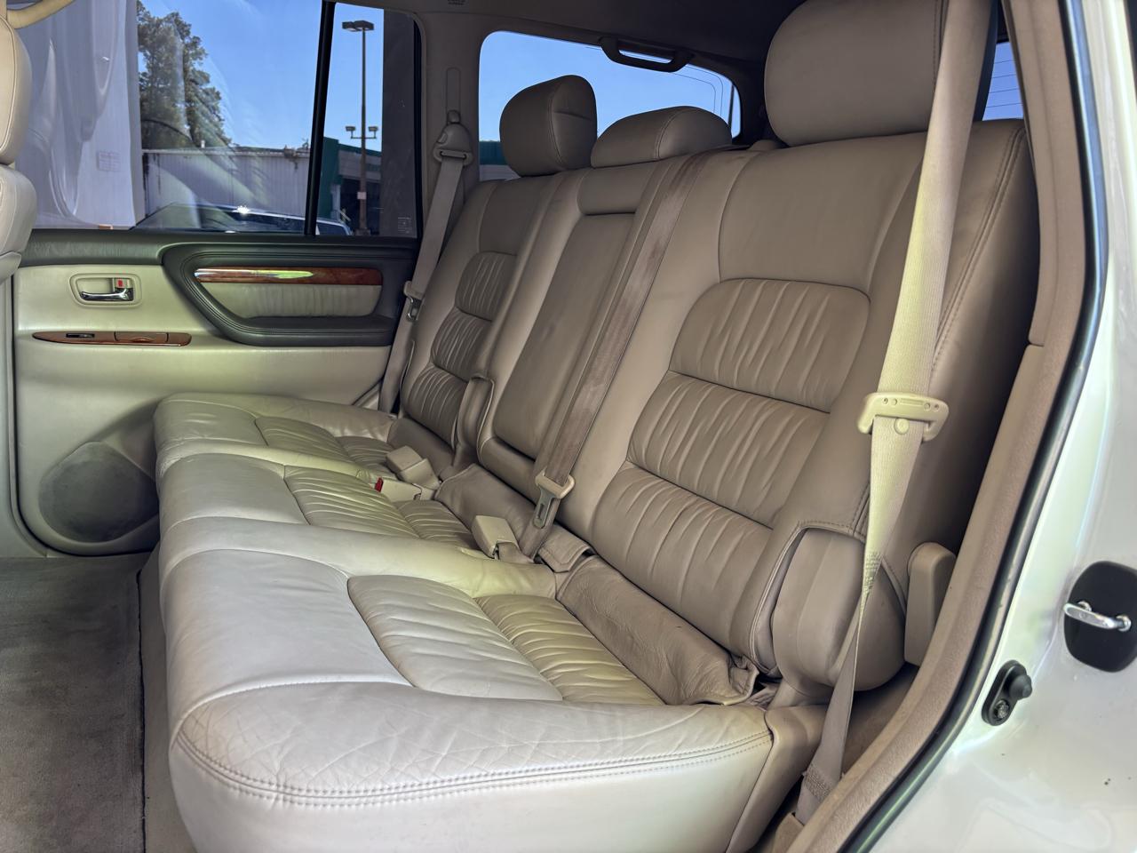 Lexus LX 470 4dr SUV 2004