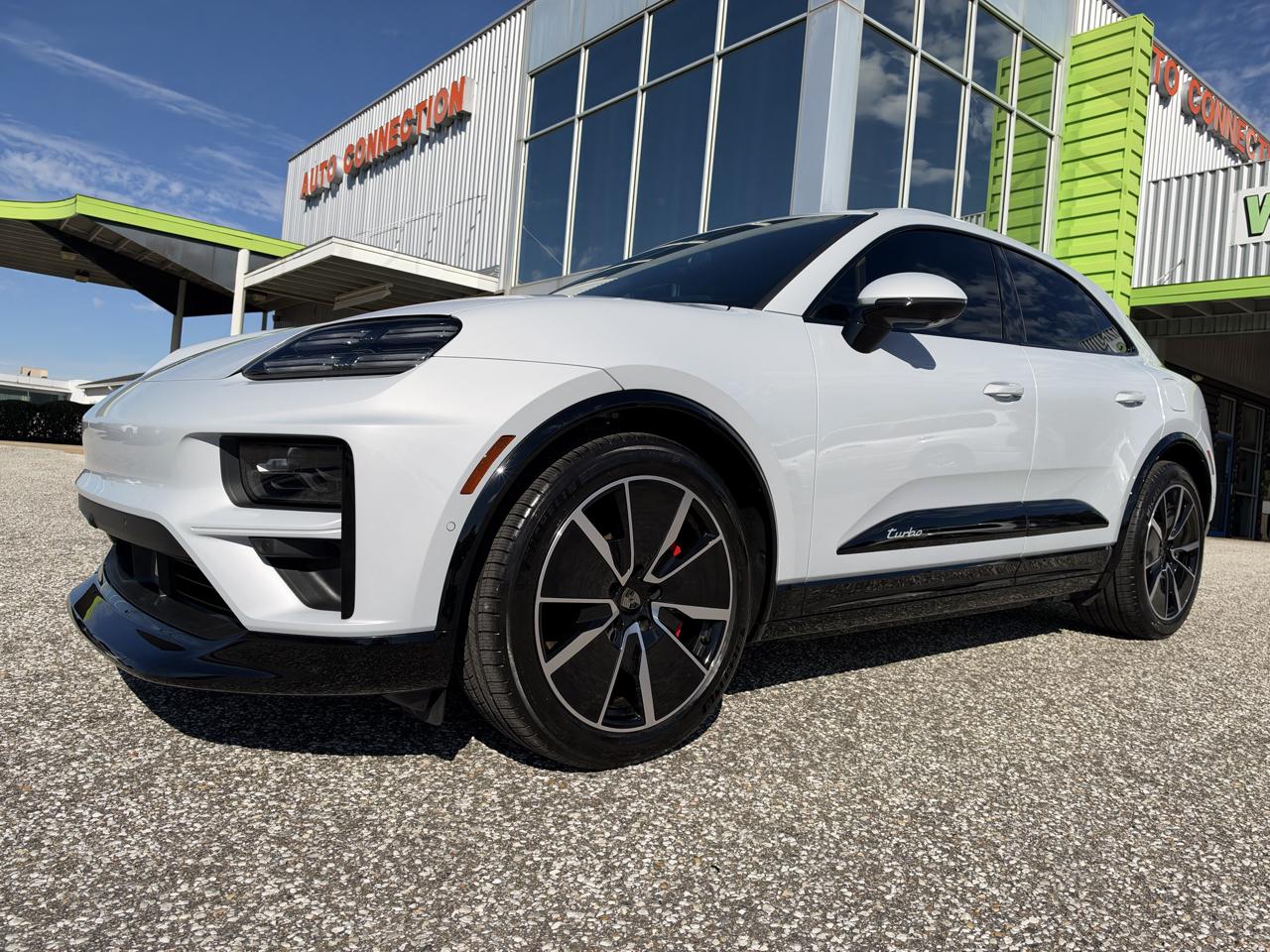 Porsche Macan Electric Turbo AWD 2024