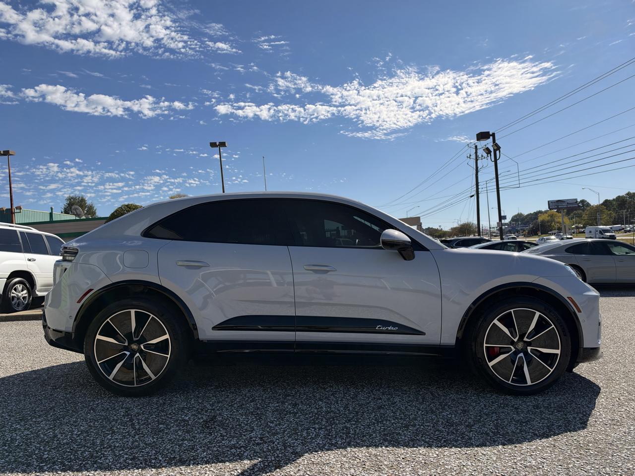 Porsche Macan Electric Turbo AWD 2024