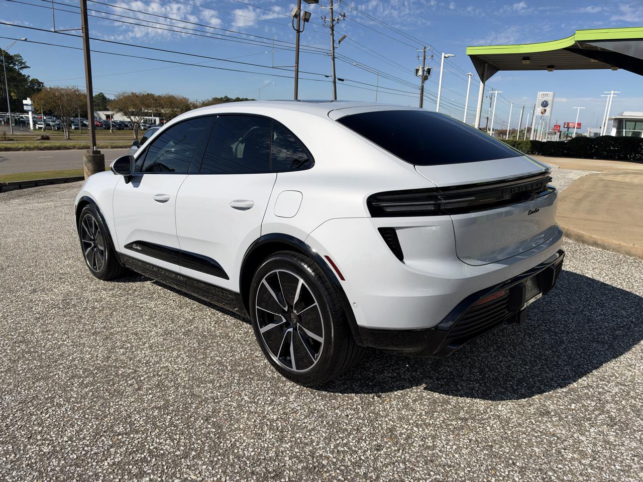 Porsche Macan Electric Turbo AWD 2024