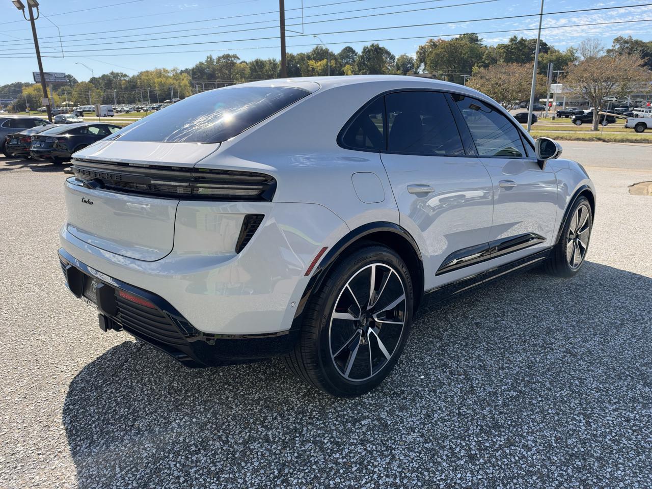 Porsche Macan Electric Turbo AWD 2024