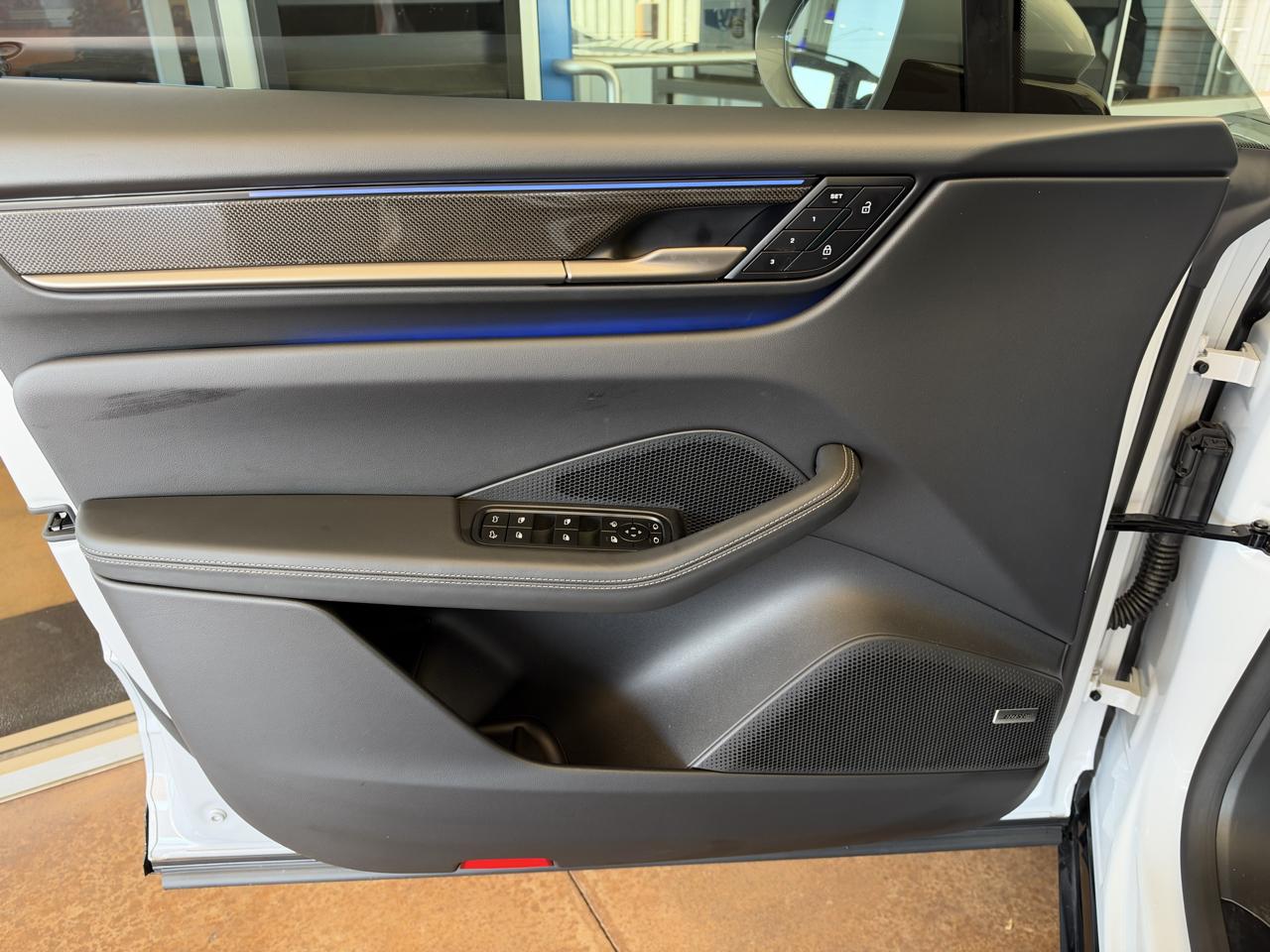 Porsche Macan Electric Turbo AWD 2024