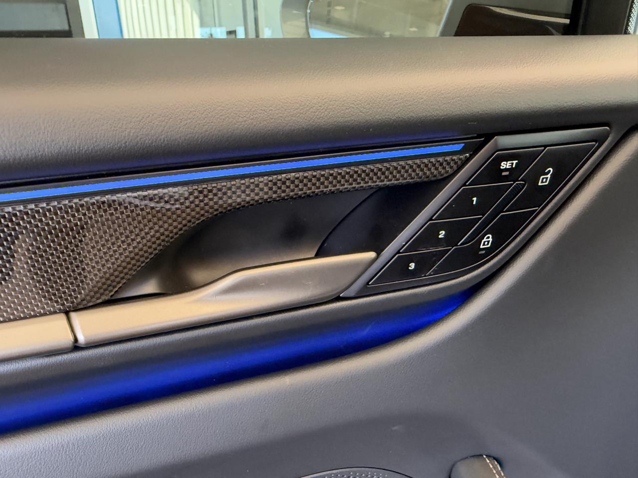 Porsche Macan Electric Turbo AWD 2024
