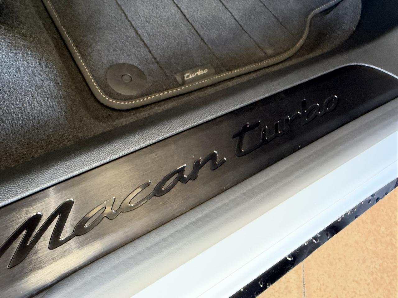Porsche Macan Electric Turbo AWD 2024