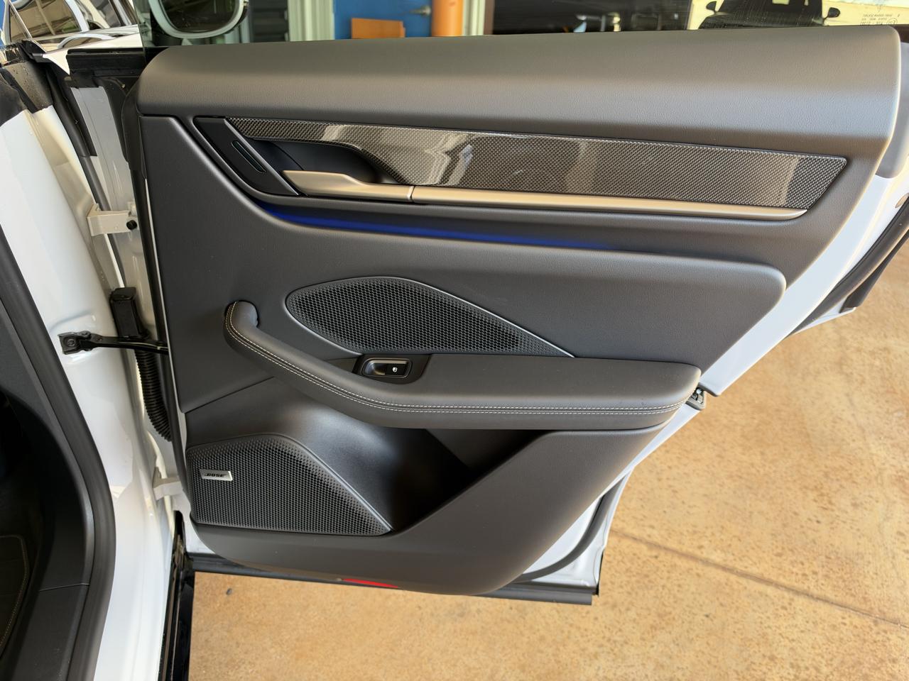 Porsche Macan Electric Turbo AWD 2024