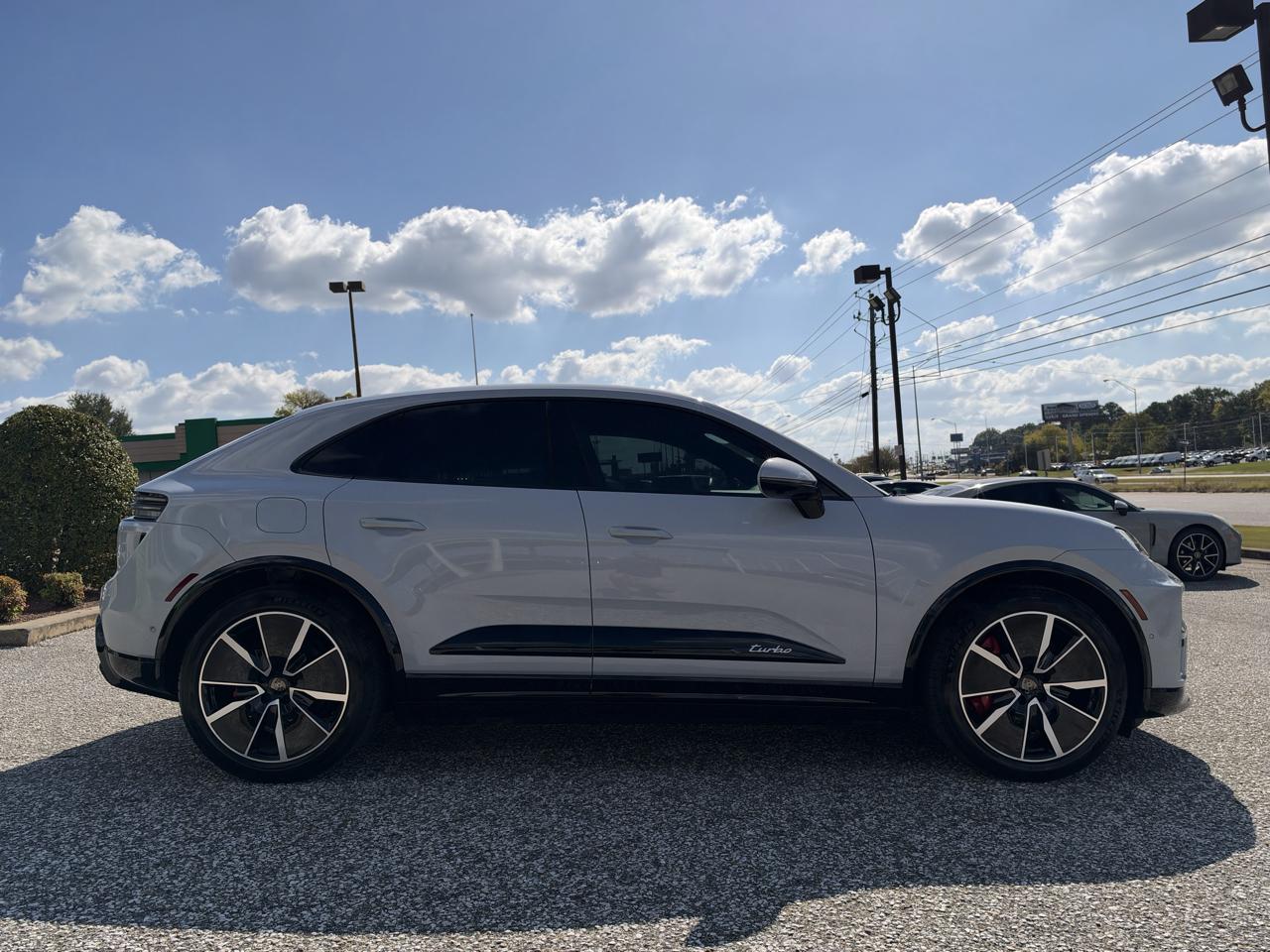 Porsche Macan Electric Turbo AWD 2024
